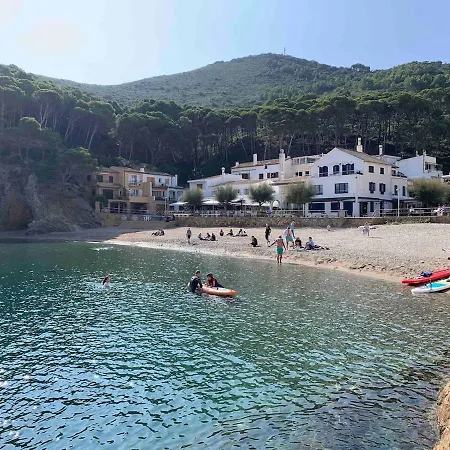 Cosy Flat With Terrace, Swimming Pool And Parking In