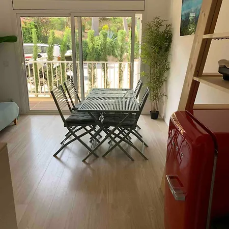 Cosy Flat With Terrace, Swimming Pool And Parking In *