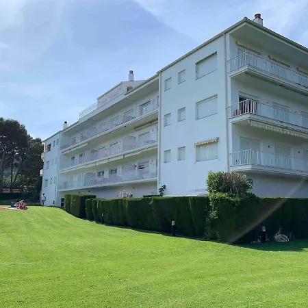 Cosy Flat With Terrace, Swimming Pool And Parking In